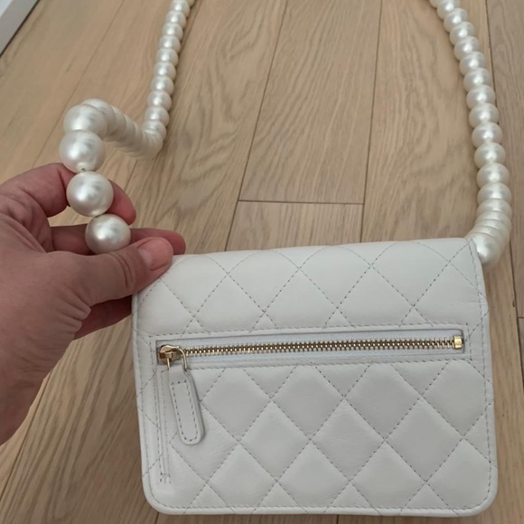 SOLD❌Chanel white mini wallet on the chain - Picture 4 of 7